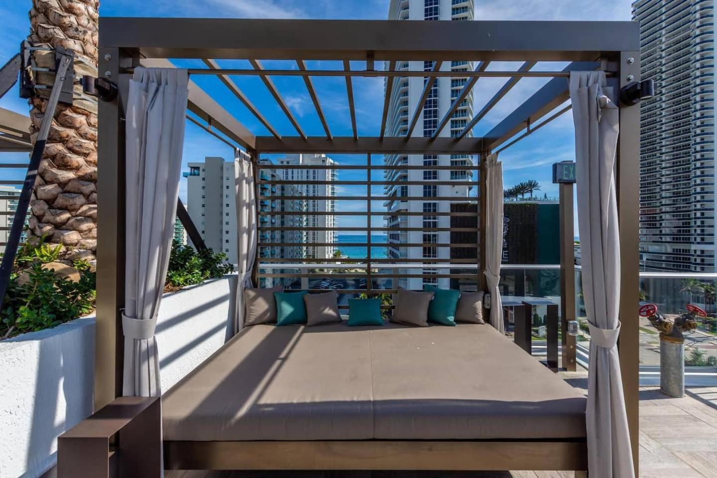 Amazing Apartments At H Beach House 할리우드 외부 사진