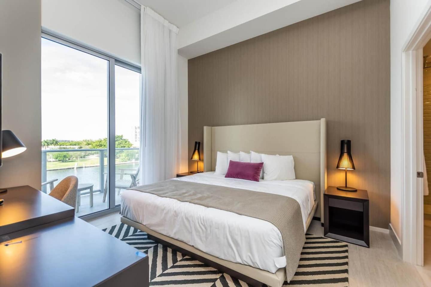 Amazing Apartments At H Beach House 할리우드 외부 사진