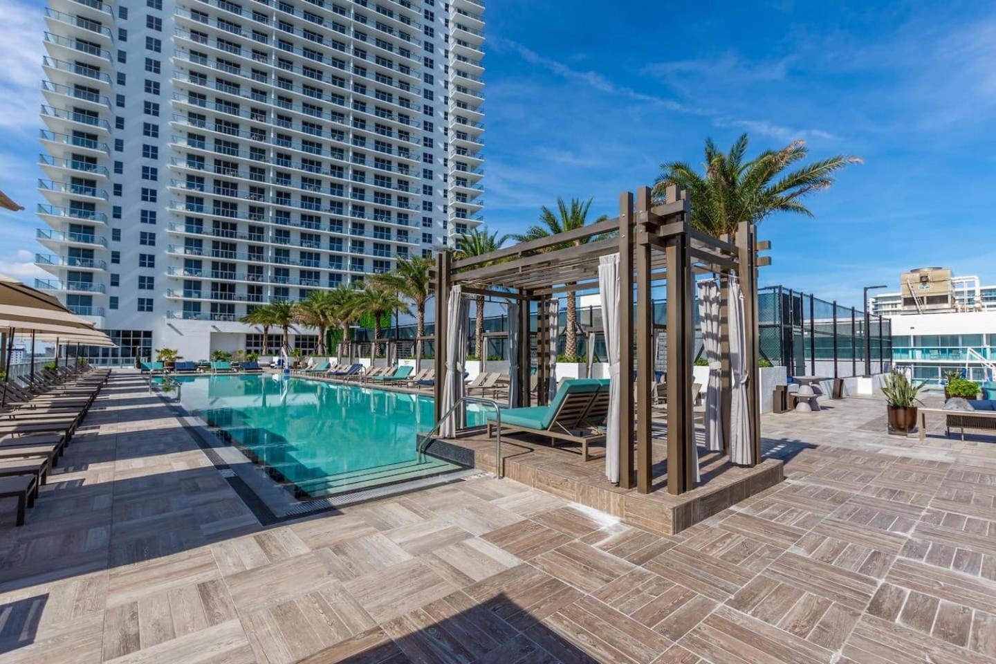 Amazing Apartments At H Beach House 할리우드 외부 사진
