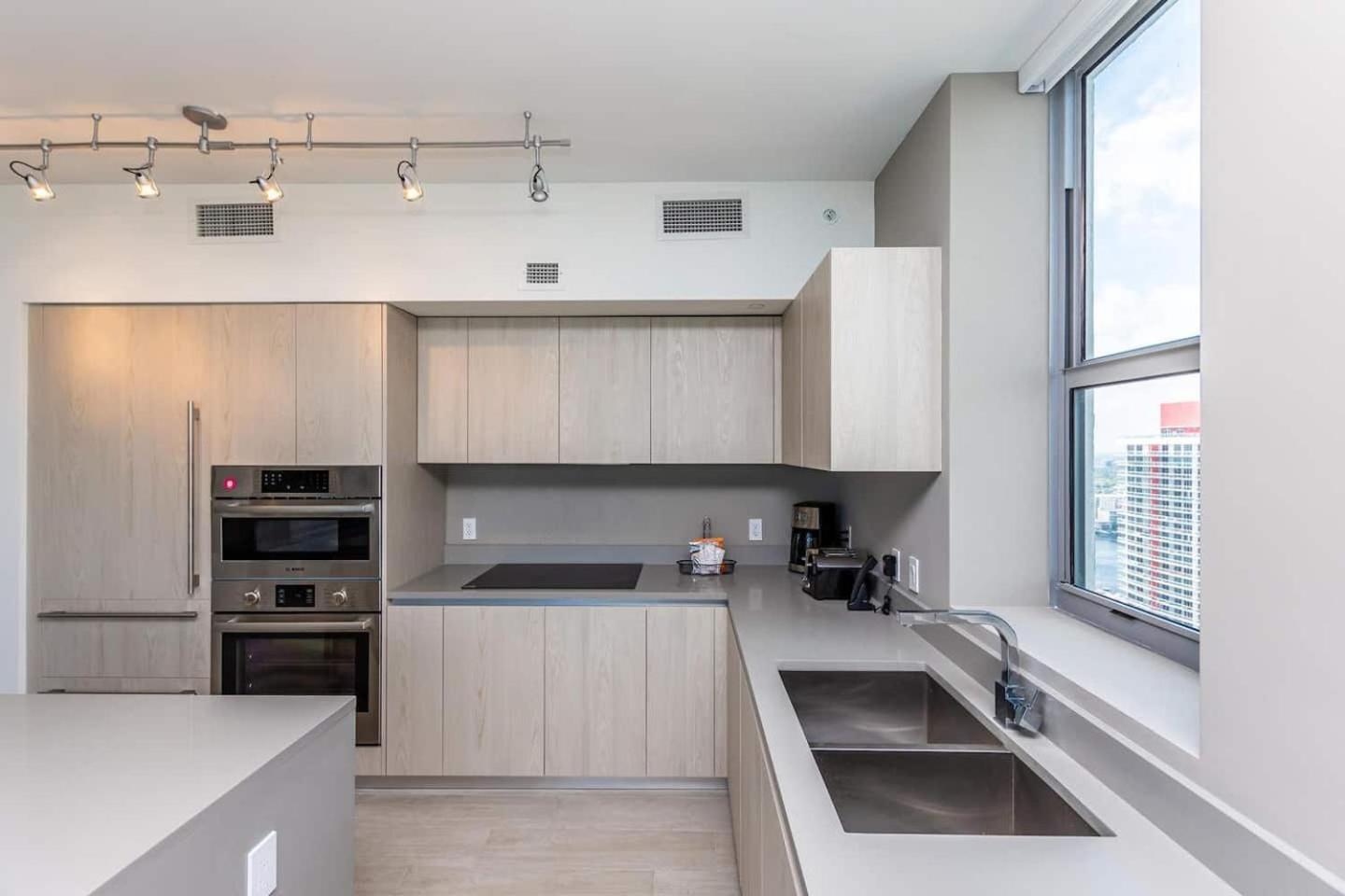 Amazing Apartments At H Beach House 할리우드 외부 사진