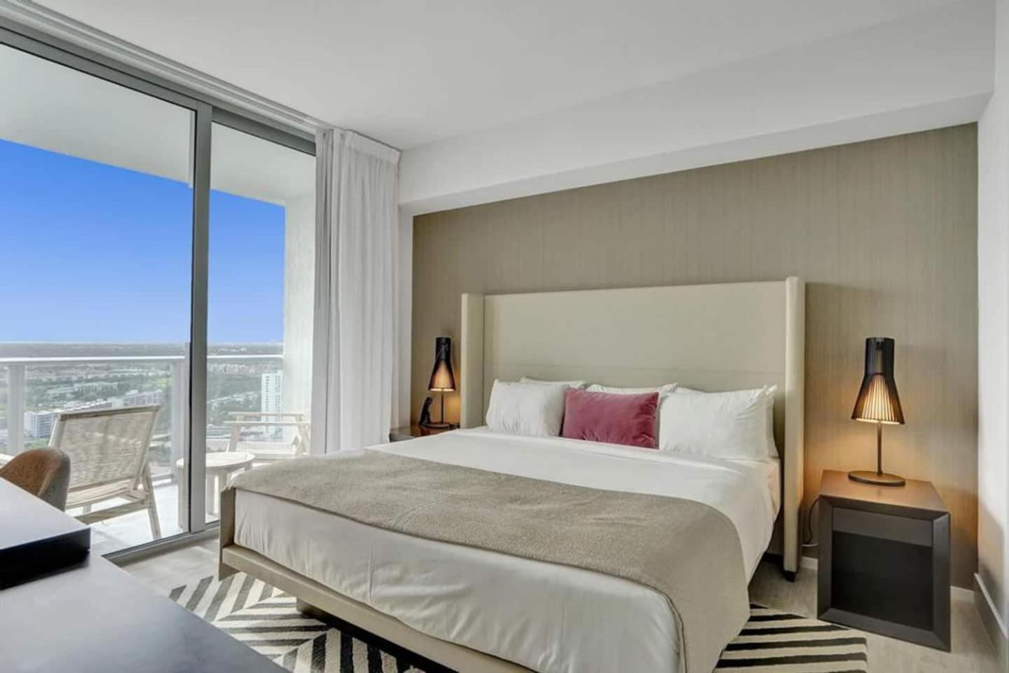 Amazing Apartments At H Beach House 할리우드 외부 사진