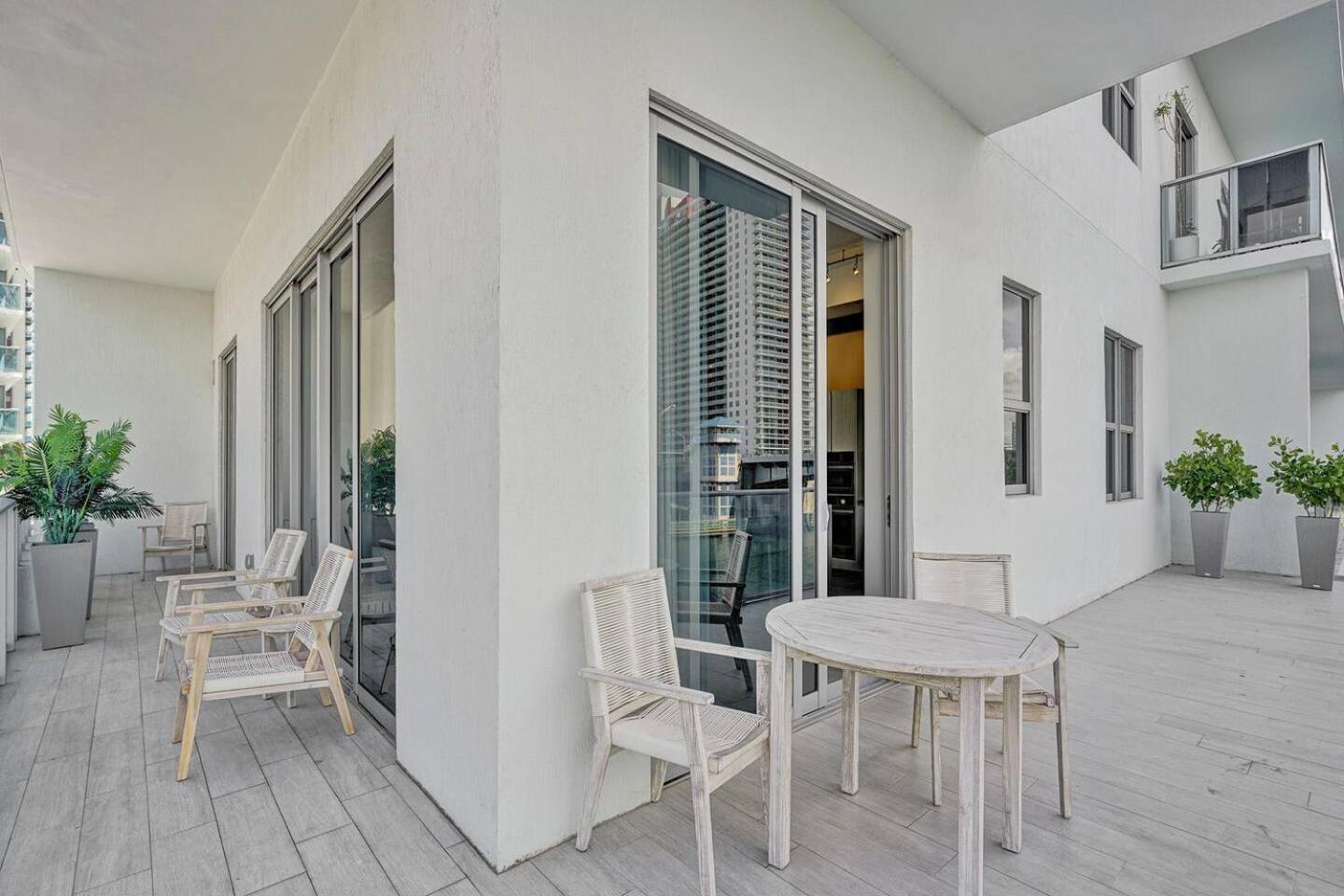 Amazing Apartments At H Beach House 할리우드 외부 사진