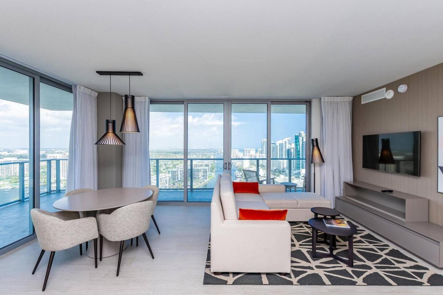 Amazing Apartments At H Beach House 할리우드 외부 사진