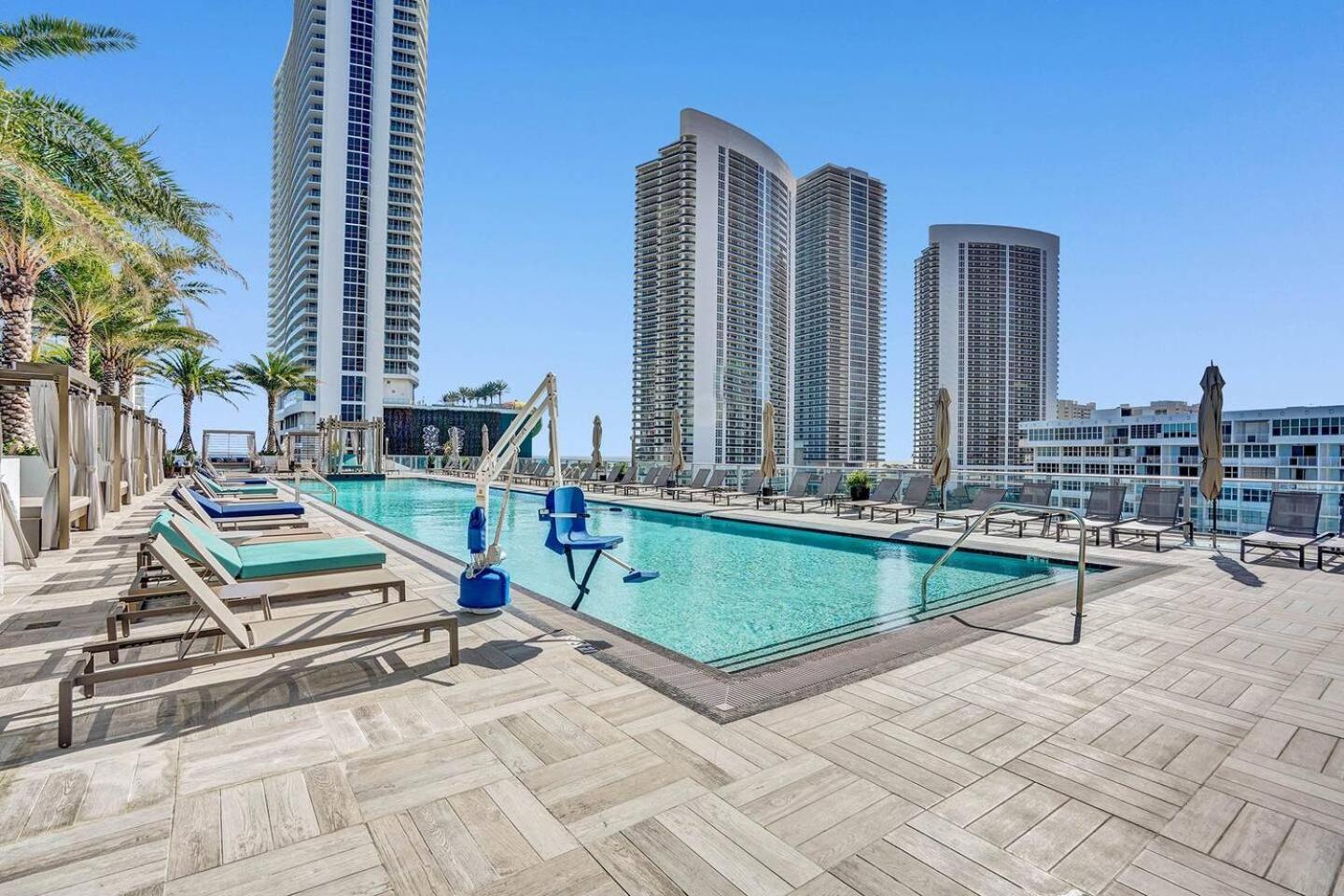 Amazing Apartments At H Beach House 할리우드 외부 사진