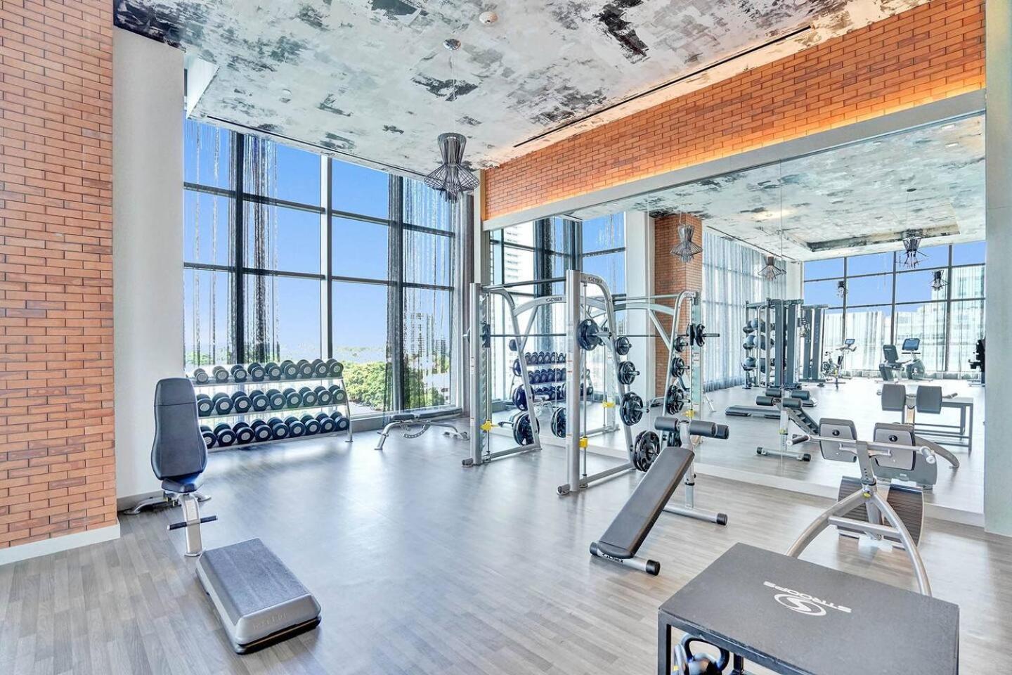 Amazing Apartments At H Beach House 할리우드 외부 사진