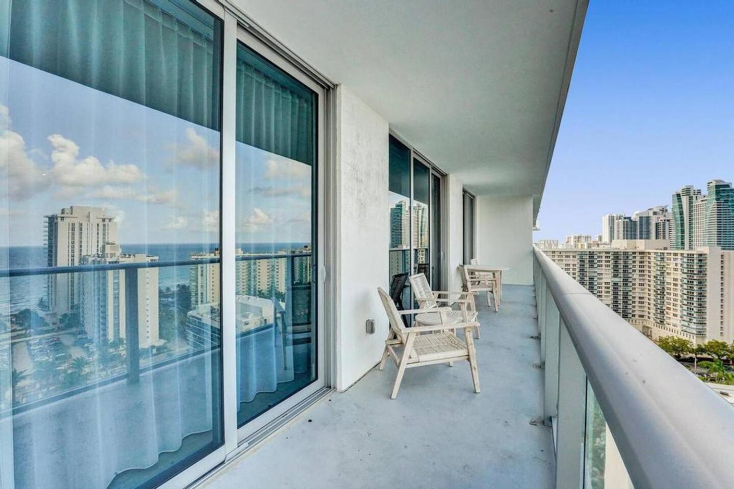 Amazing Apartments At H Beach House 할리우드 외부 사진