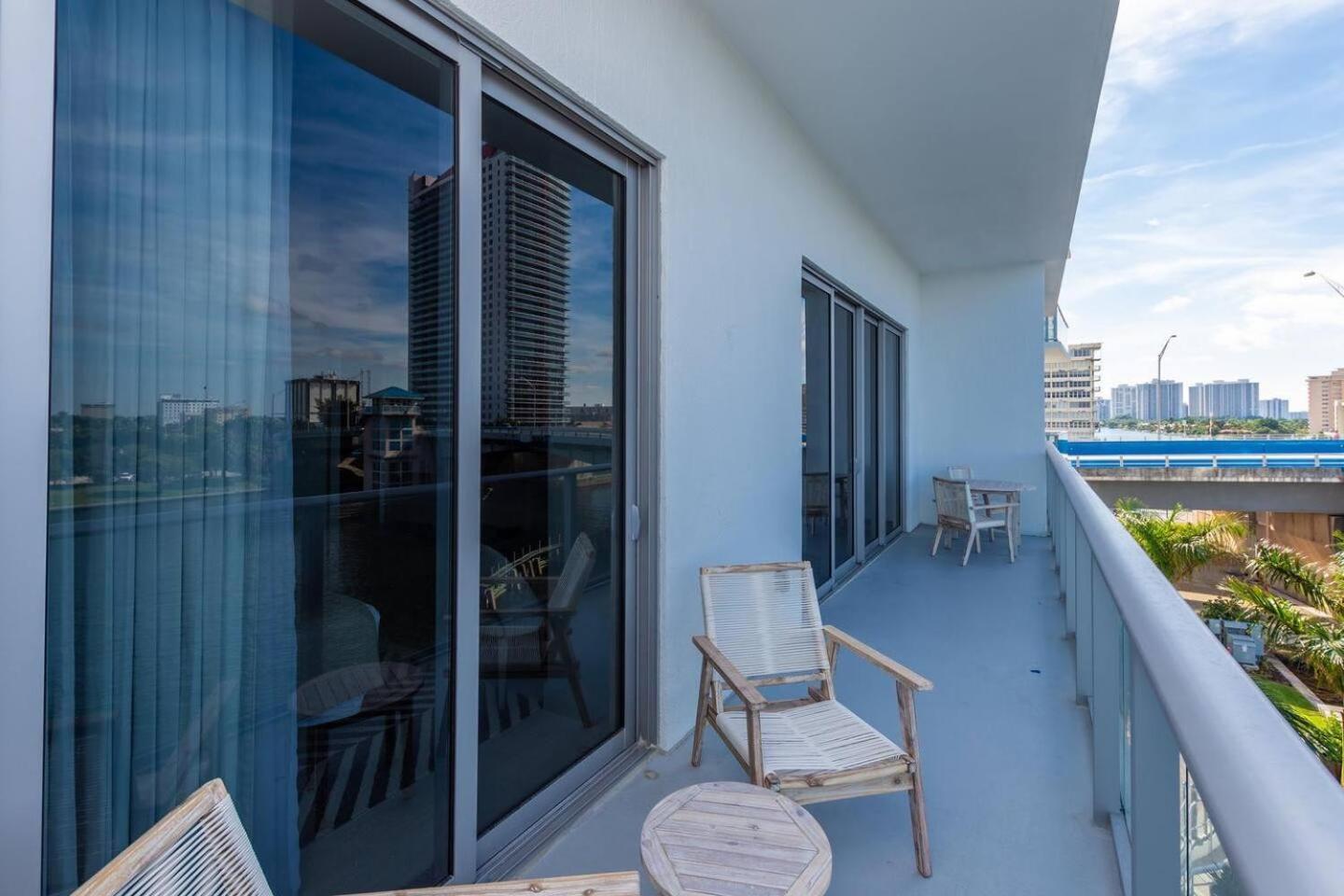 Amazing Apartments At H Beach House 할리우드 외부 사진