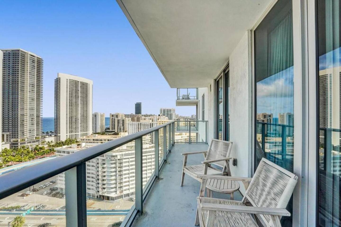 Amazing Apartments At H Beach House 할리우드 외부 사진